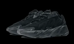 Yeezy 700 MNVN Triple Black<Adidas New