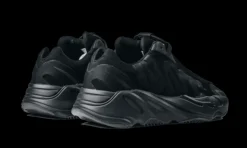 Yeezy 700 MNVN Triple Black<Adidas New