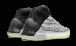 Yeezy QNTM (Lifestyle Model)<Adidas Online