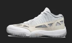 11 Low IE Light Orewood Brown<Air Jordan New