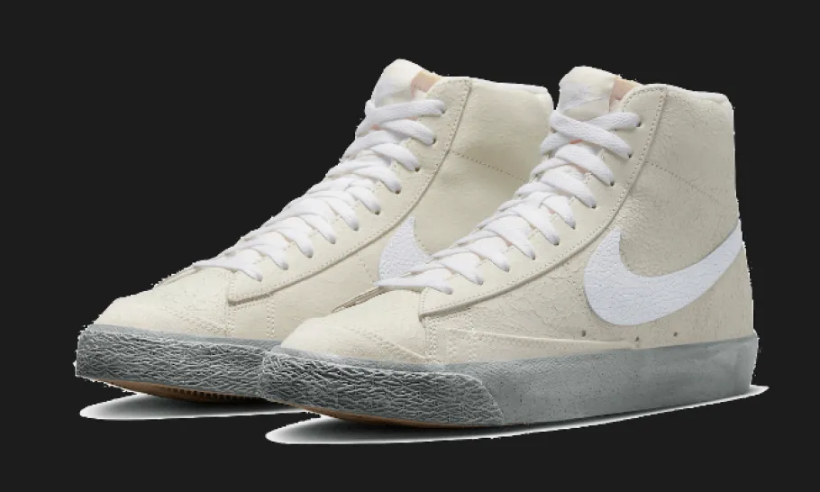 Blazer Mid '77 EMB Summit White<Nike Online