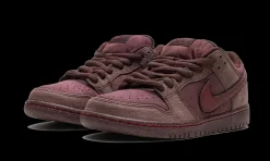 SB Dunk Low City Of Love Burgundy Crush<Nike Sale