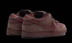 SB Dunk Low City Of Love Burgundy Crush<Nike Sale