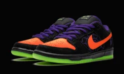 SB Dunk Low "Night of Mischief"<Nike Clearance